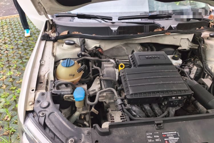 Used Volkswagen Lavida 2013 Revised Classic 1.6L Automatic Fashion Edition Engine Bay Right