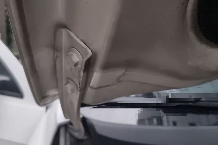 Used Volkswagen Lavida 2013 Revised Classic 1.6L Automatic Fashion Edition Engine Bay Right