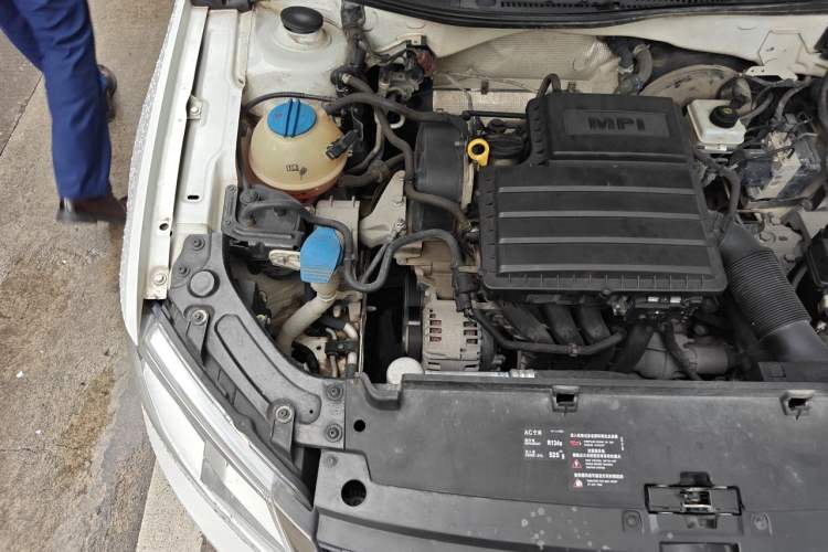 Used Volkswagen Lavida 2013 Revised Classic 1.6L Manual Fashion Edition Engine Bay Right