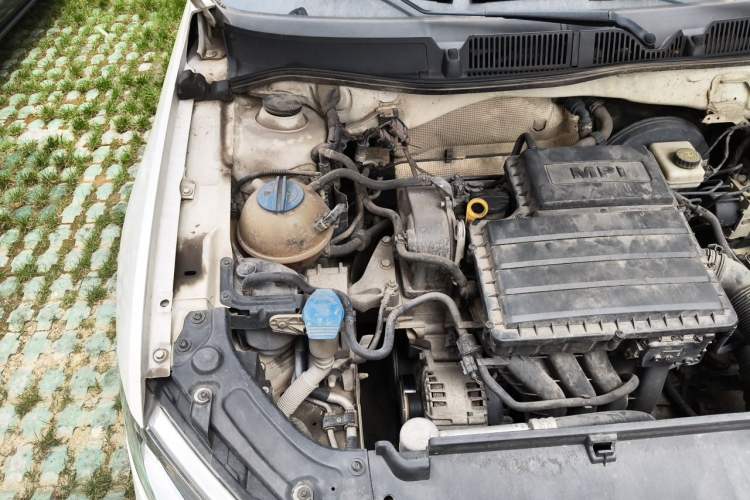 Used Volkswagen Lavida 2013 Revised Classic 1.6L Automatic Fashion Edition Engine Bay Right