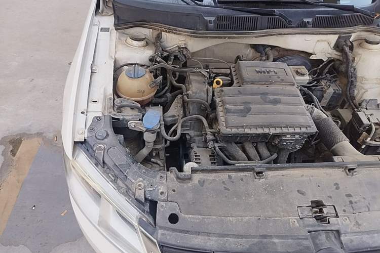 Used Volkswagen Lavida 2013 Revised Classic 1.6L Automatic Fashion Edition Engine Bay Right