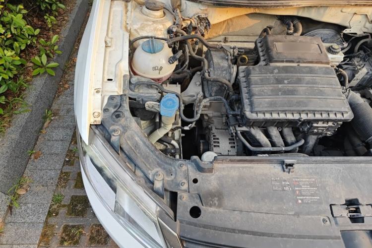 Used Volkswagen Lavida 2013 Revised Classic 1.6L Manual Fashion Edition Engine Bay Right
