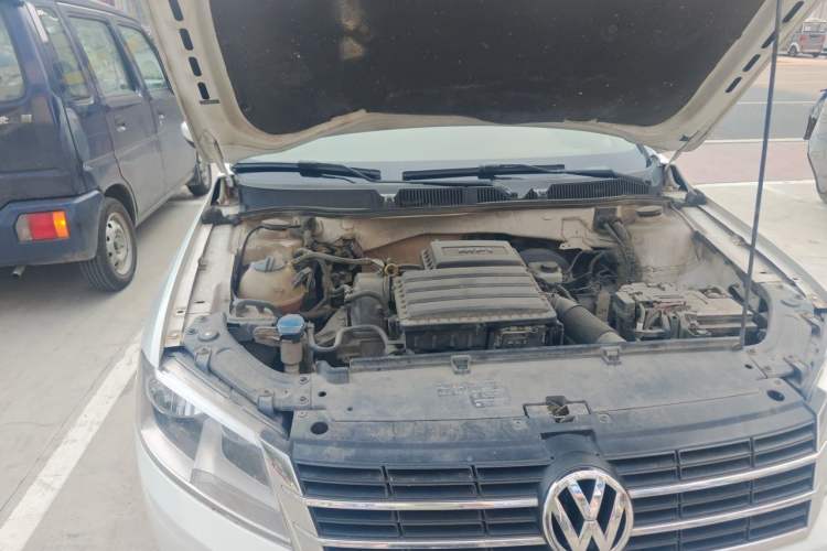 Used Volkswagen Lavida 2013 Revised Classic 1.6L Automatic Fashion Edition Engine Bay Right