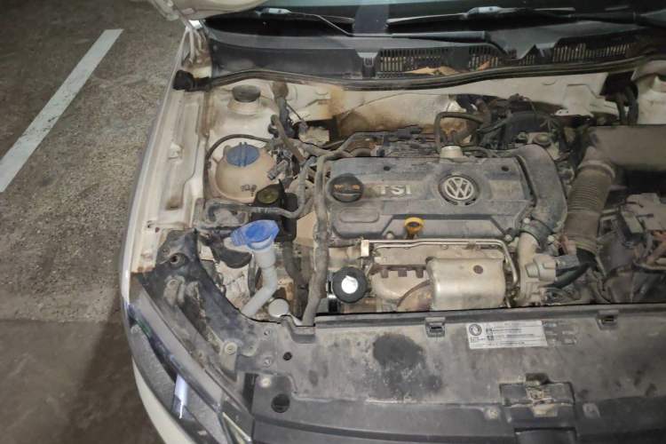 Used Volkswagen Lavida 2013 1.4TSI DSG Comfort Edition Engine Bay Right
