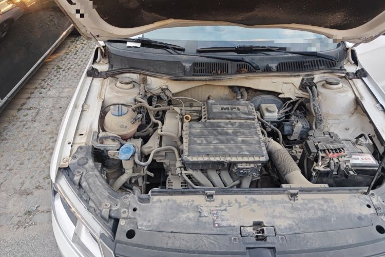 Used Volkswagen Lavida 2013 Revised Classic 1.6L Manual Fashion Edition Engine Bay Right