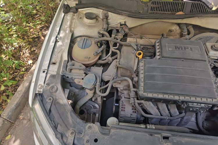 Used Volkswagen Lavida 2013 Restyled Classic 1.6L Automatic Comfort Edition Engine Bay Right