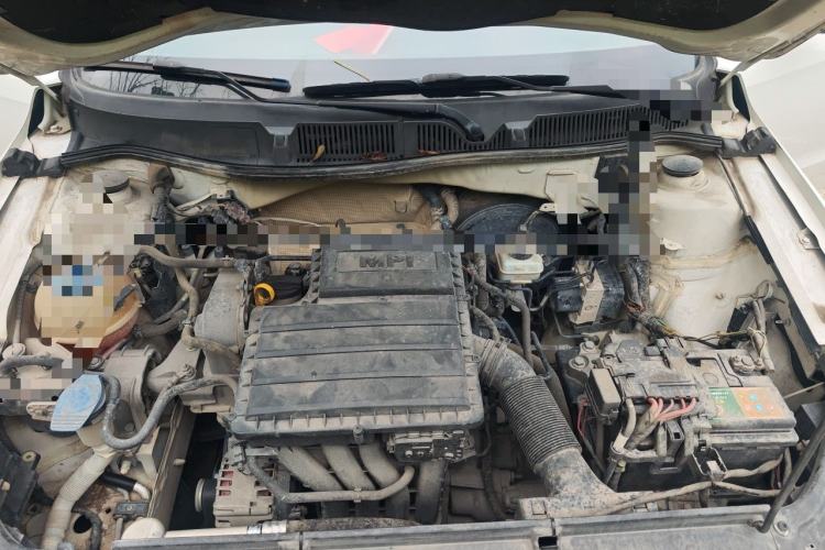Used Volkswagen Lavida 2013 Revised Classic 1.6L Manual Fashion Edition Engine Bay