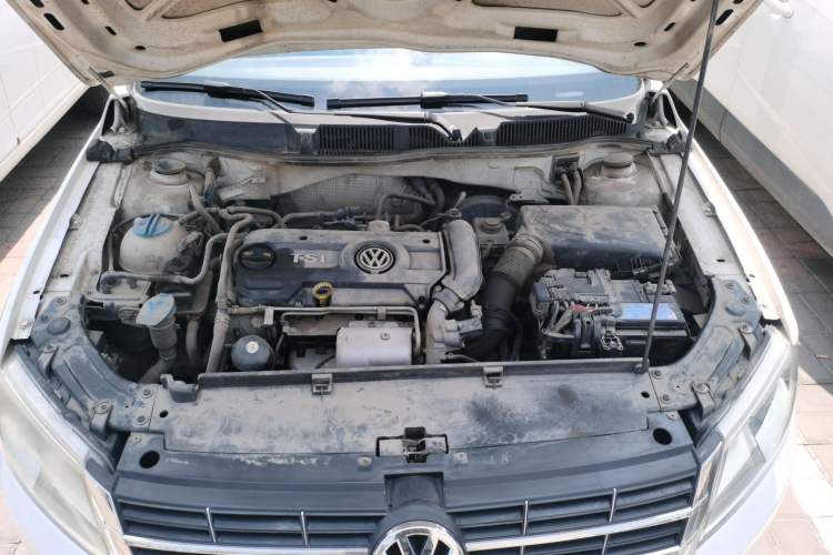 Used Volkswagen Lavida 2013 1.4 TSI Manual Luxury Edition Engine Bay