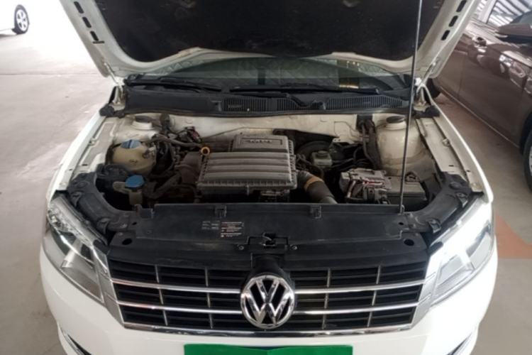 Used Volkswagen Lavida 2013 Restyled Classic 1.6L Manual Comfort Edition Engine Bay