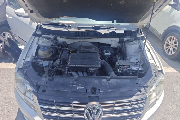 Used Volkswagen Lavida 2013 Revised Classic 1.6L Manual Fashion Edition Engine Bay