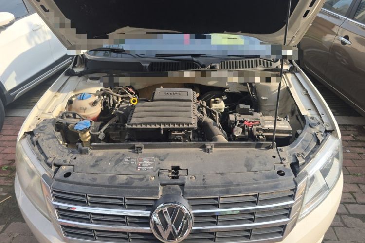 Used Volkswagen Lavida 2013 Revised Classic 1.6L Manual Fashion Edition Engine Bay