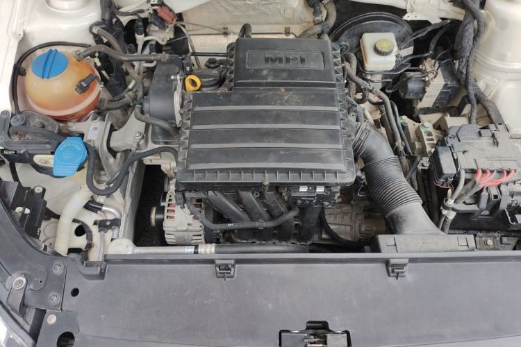 Used Volkswagen Lavida 2013 Revised Classic 1.6L Automatic Fashion Edition Engine Bay