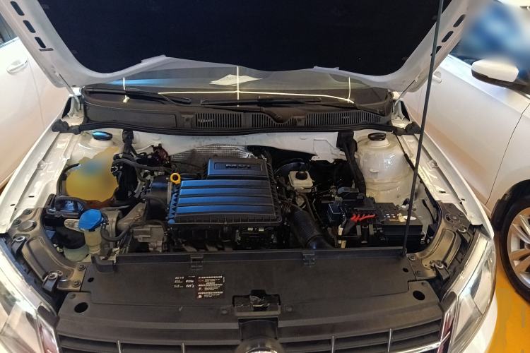 Used Volkswagen Lavida 2013 Restyled Classic 1.6L Automatic Comfort Edition Engine Bay