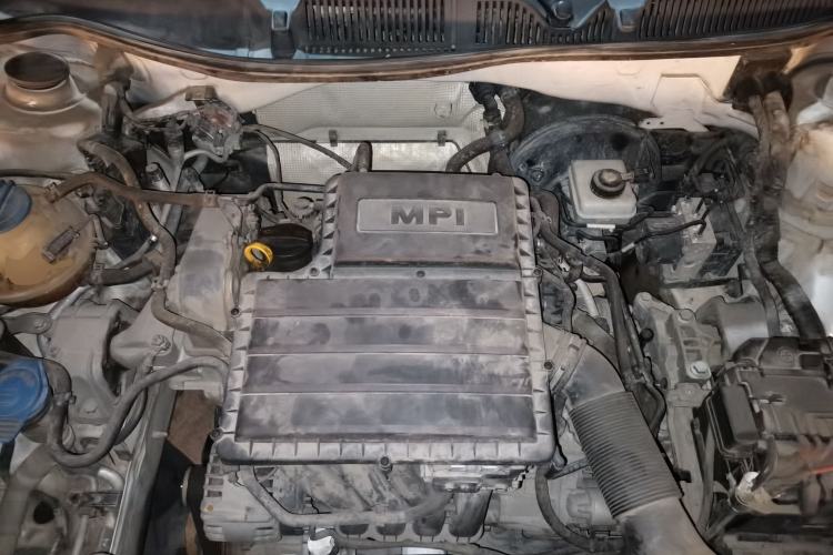 Used Volkswagen Lavida 2013 Revised Classic 1.6L Automatic Fashion Edition Engine Bay