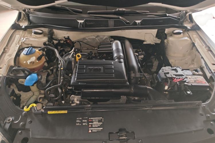 Used Volkswagen Lavida 2013 Revised Version 1.4 TSI DSG Comfort Edition Engine Bay