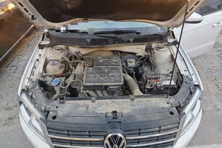 Used Volkswagen Lavida 2013 Revised Classic 1.6L Manual Fashion Edition Engine Bay