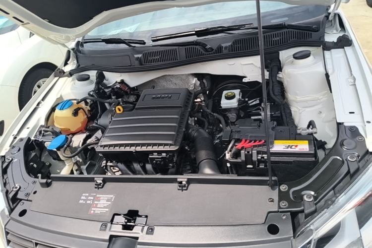 Used Volkswagen Lavida 2013 Restyled Classic 1.6L Automatic Comfort Edition Engine Bay