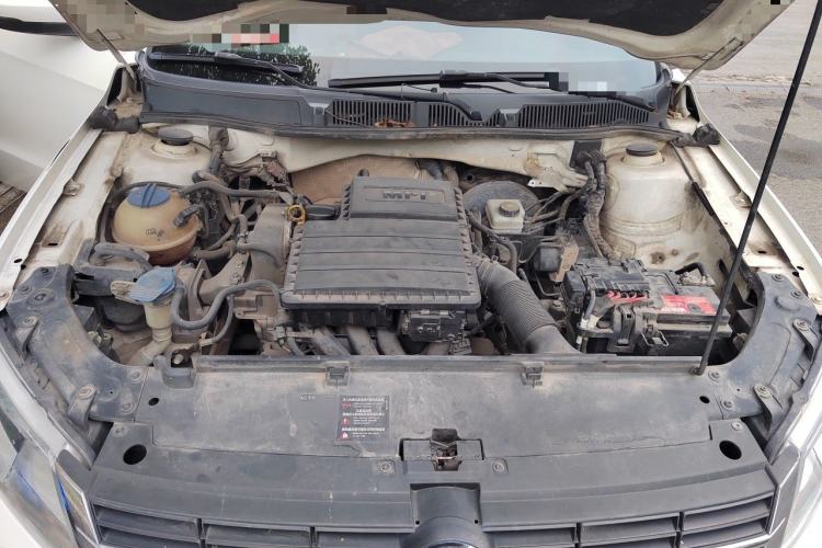 Used Volkswagen Lavida 2013 Revised Classic 1.6L Manual Fashion Edition Engine Bay