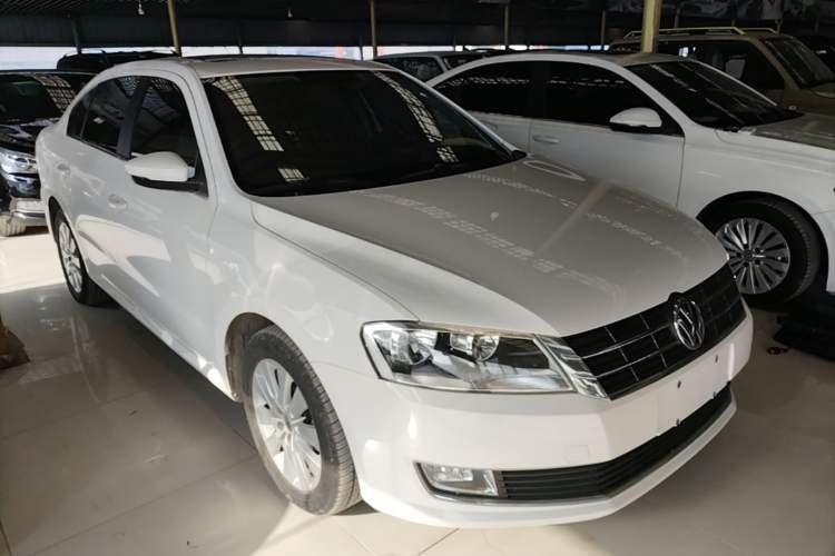 Used Volkswagen Lavida 2013 Restyled Classic 1.6L Automatic Comfort Edition Exterior 1