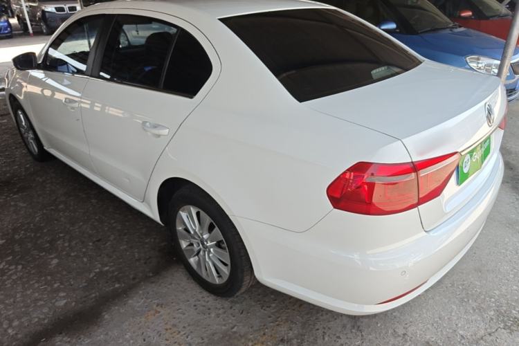Used Volkswagen Lavida 2013 Restyled Classic 1.6L Automatic Comfort Edition Exterior 2