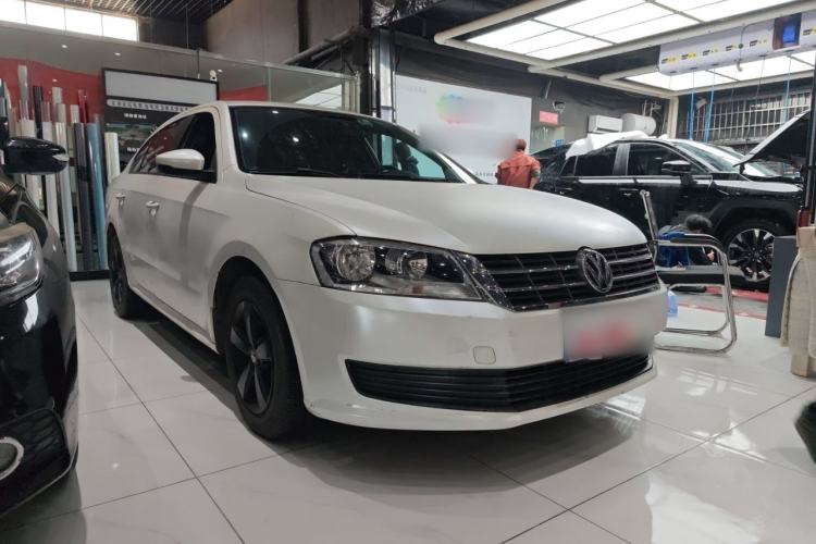 Used Volkswagen Lavida 2013 Revised Classic 1.6L Automatic Fashion Edition Exterior 2