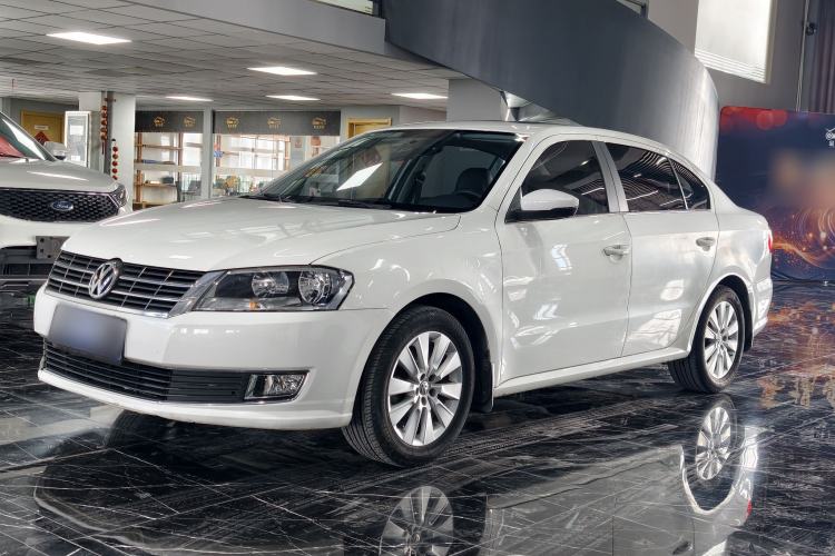 Used Volkswagen Lavida 2013 Restyled Classic 1.6L Automatic Comfort Edition Exterior 2