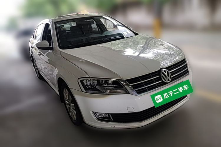 Used Volkswagen Lavida 2013 Restyled Classic 1.6L Manual Comfort Edition Exterior 2