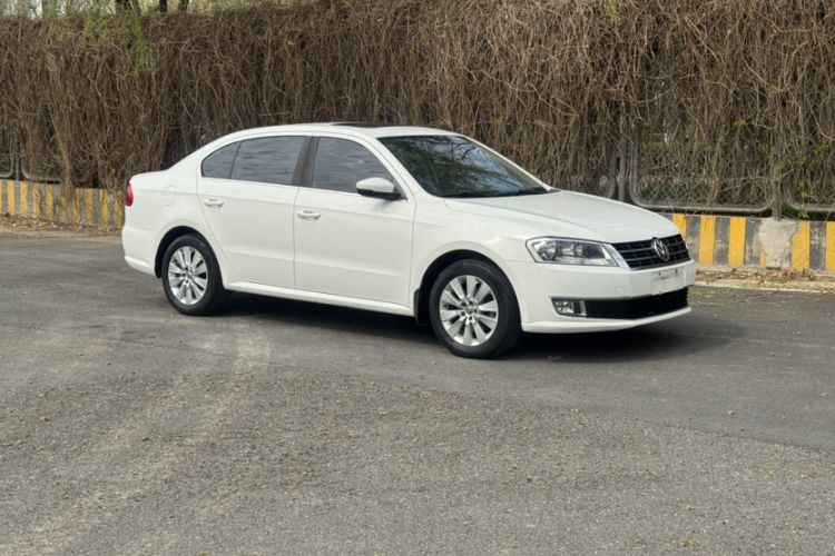 Used Volkswagen Lavida 2013 Restyled Classic 1.6L Automatic Comfort Edition Exterior 2