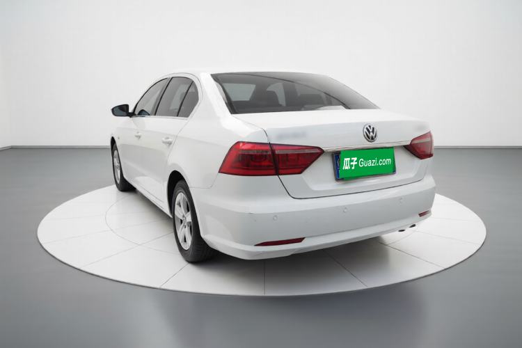 Used Volkswagen Lavida 2013 Revised Classic 1.6L Automatic Fashion Edition Exterior 2