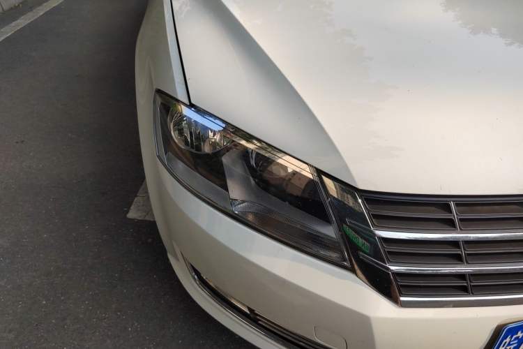Used Volkswagen Lavida 2013 Restyled Classic 1.6L Manual Comfort Edition Exterior 3