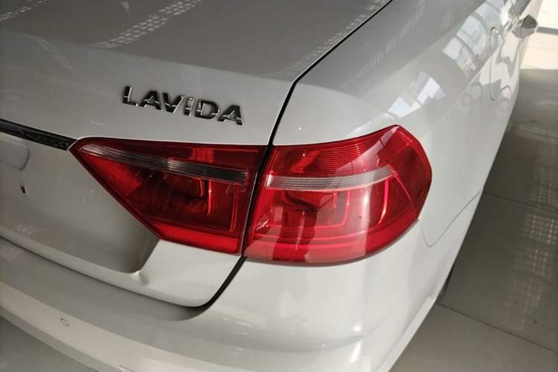 Used Volkswagen Lavida 2013 Restyled Classic 1.6L Automatic Comfort Edition Exterior 3