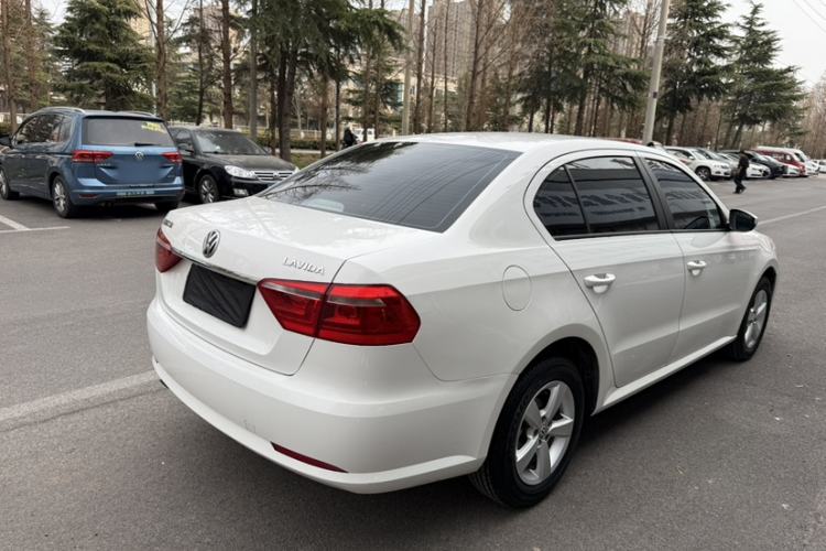 Used Volkswagen Lavida 2013 Revised Classic 1.6L Manual Fashion Edition Exterior 3