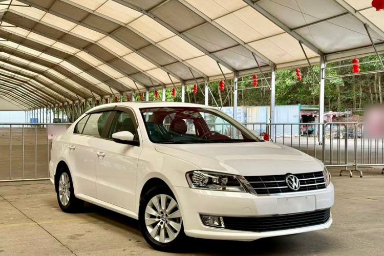 Used Volkswagen Lavida 2013 Restyled Classic 1.6L Automatic Comfort Edition Exterior 3