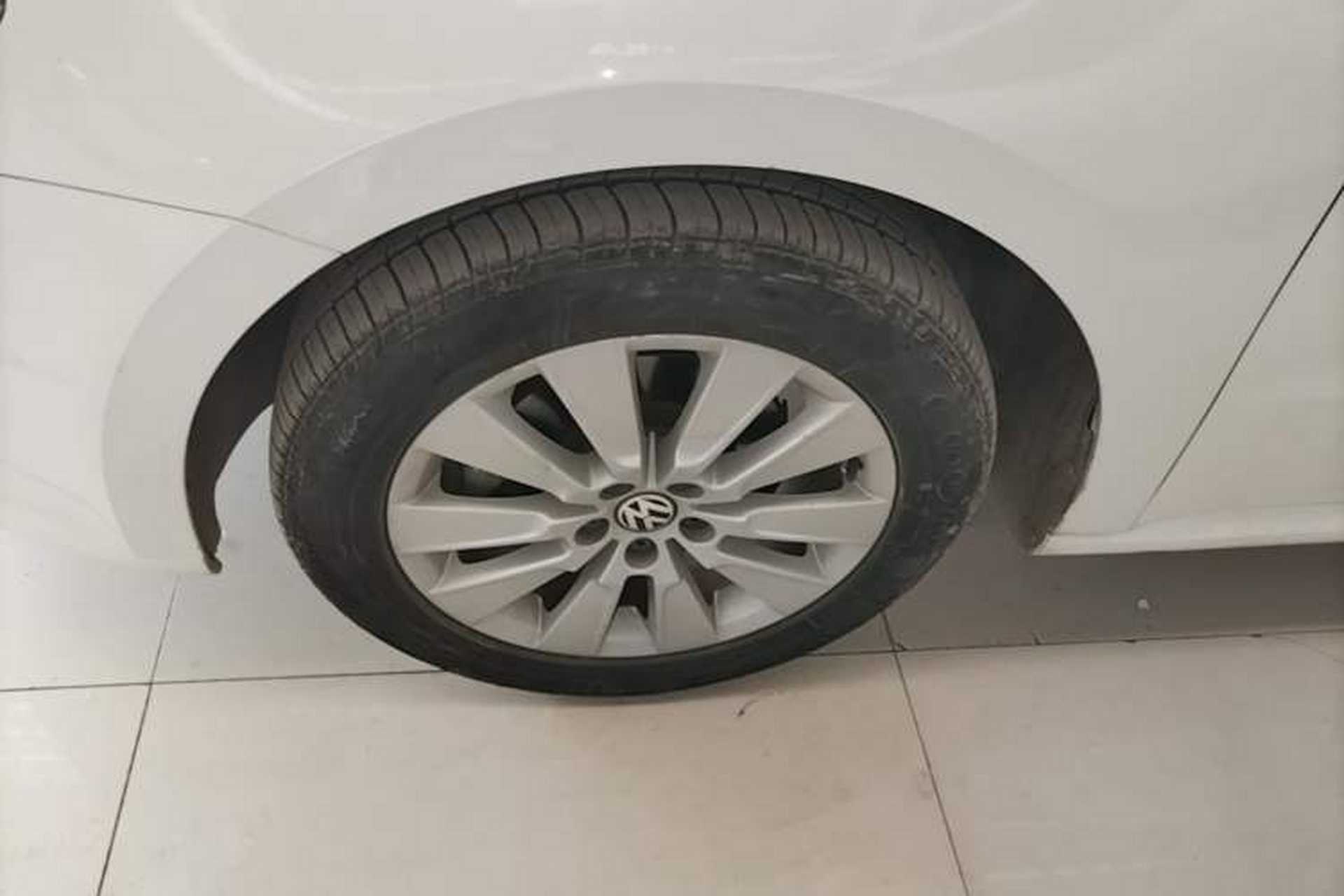 Used Volkswagen Lavida 2013 Restyled Classic 1.6L Automatic Comfort Edition Exterior 4