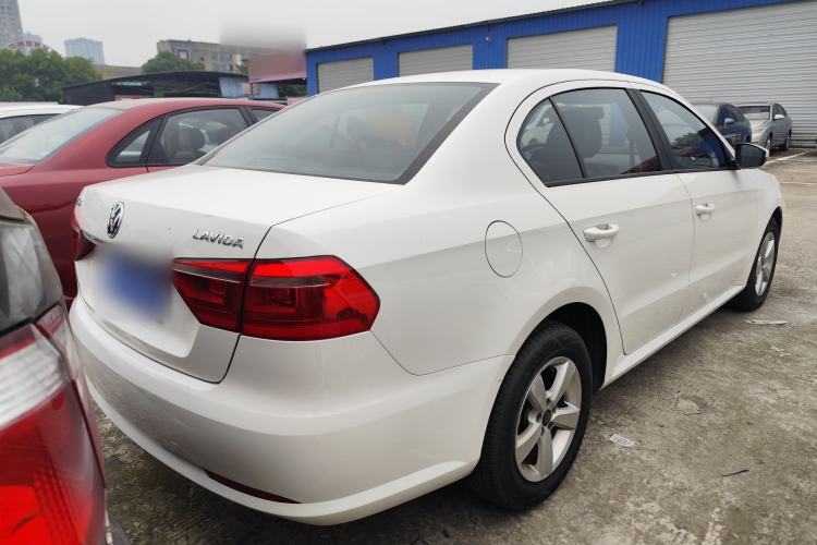 Used Volkswagen Lavida 2013 Revised Classic 1.6L Automatic Fashion Edition Exterior 4
