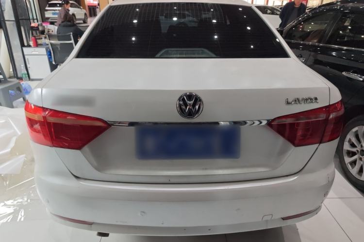 Used Volkswagen Lavida 2013 Revised Classic 1.6L Automatic Fashion Edition Exterior 5