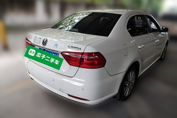 Used Volkswagen Lavida 2013 Restyled Classic 1.6L Manual Comfort Edition Exterior 5