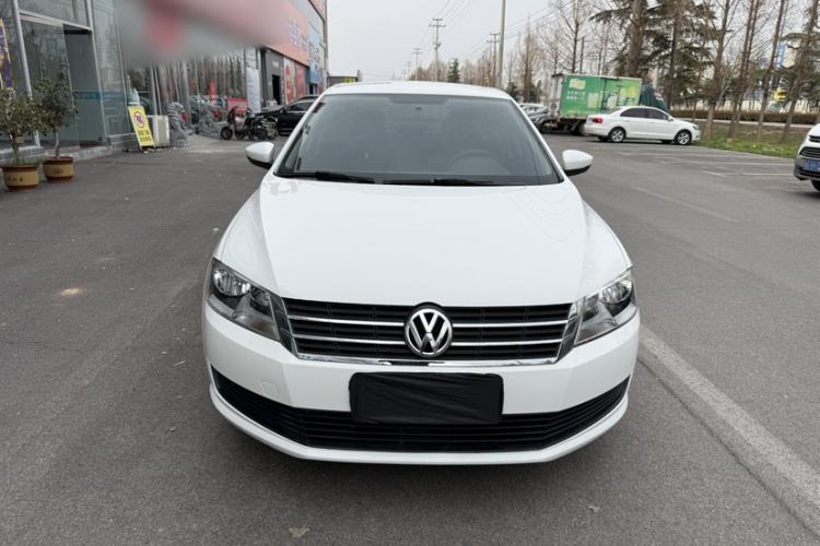 Used Volkswagen Lavida 2013 Revised Classic 1.6L Manual Fashion Edition Exterior 5