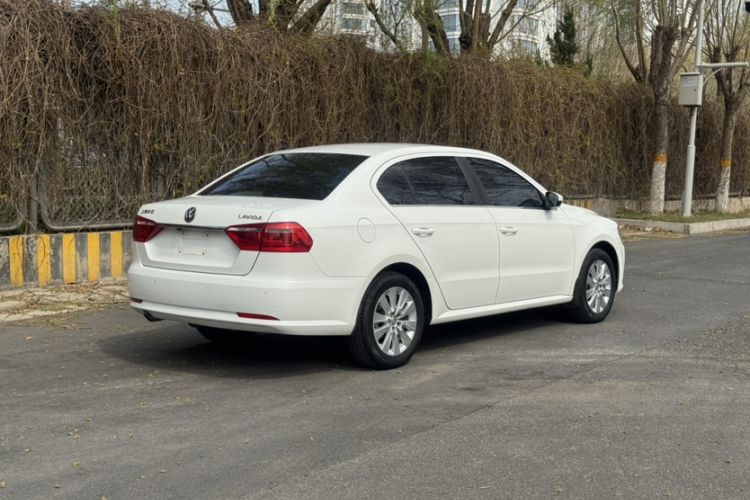 Used Volkswagen Lavida 2013 Restyled Classic 1.6L Automatic Comfort Edition Exterior 6