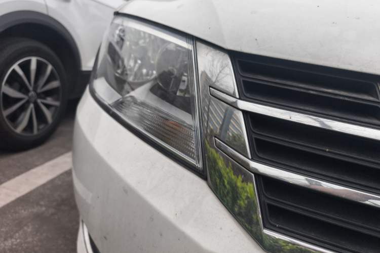 Used Volkswagen Lavida 2013 Restyled Classic 1.6L Automatic Comfort Edition Exterior 6