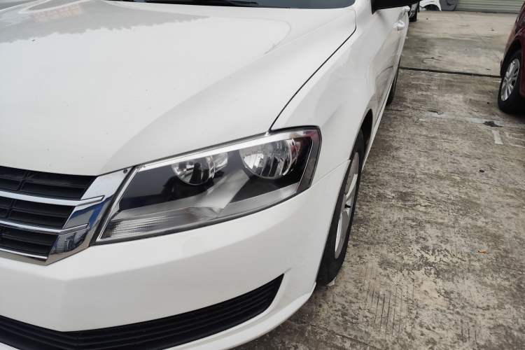 Used Volkswagen Lavida 2013 Revised Classic 1.6L Automatic Fashion Edition Exterior 6