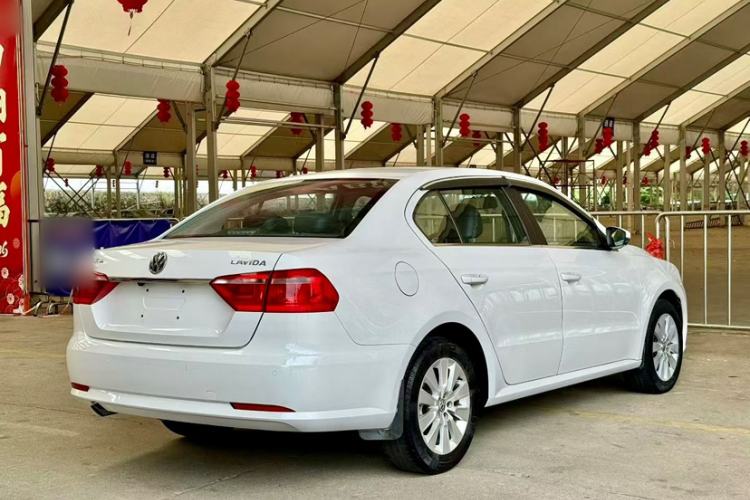 Used Volkswagen Lavida 2013 Restyled Classic 1.6L Automatic Comfort Edition Exterior 6