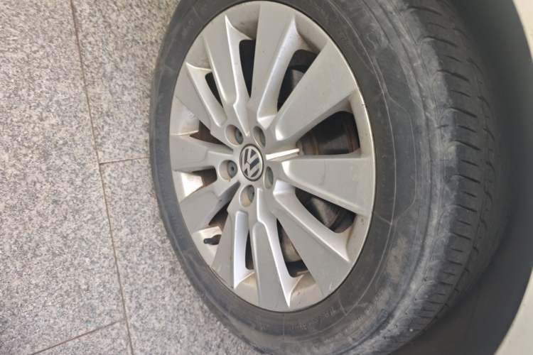 Used Volkswagen Lavida 2013 Restyled Classic 1.6L Manual Comfort Edition Exterior 7