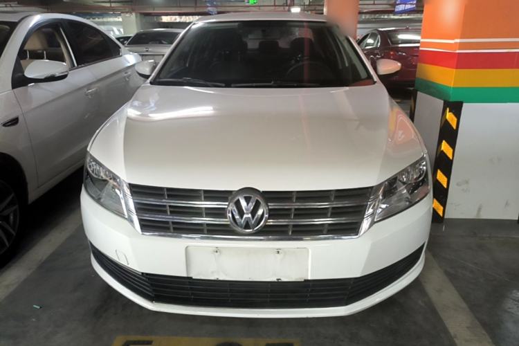 Used Volkswagen Lavida 2013 Revised Classic 1.6L Manual Fashion Edition Front