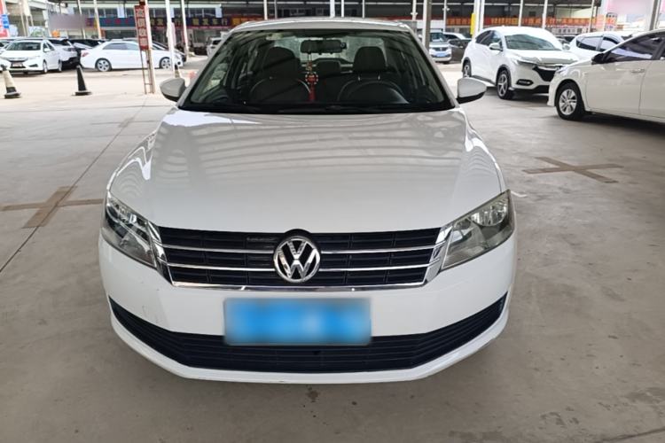 Used Volkswagen Lavida 2013 Revised Classic 1.6L Manual Fashion Edition Front