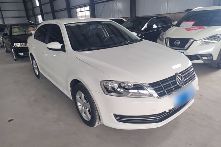Used Volkswagen Lavida 2013 Revised Classic 1.6L Manual Fashion Edition Front Right 45 Deg