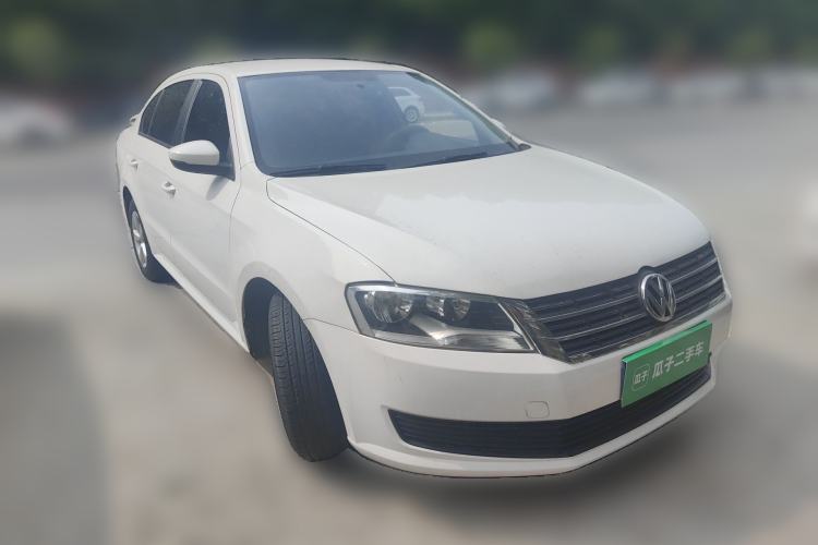 Used Volkswagen Lavida 2013 1.6L Manual Fashion Edition Front Right 45 Deg