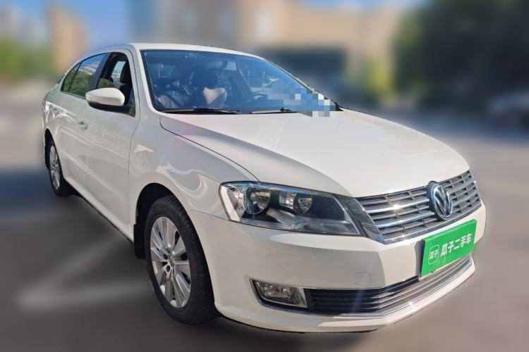 Used Volkswagen Lavida 2013 Restyled Classic 1.6L Automatic Comfort Edition Front Right 45 Deg