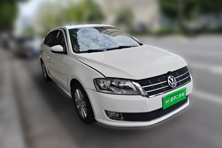 Used Volkswagen Lavida 2013 1.4TSI DSG Comfort Edition Front Right 45 Deg