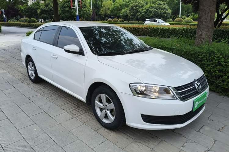 Used Volkswagen Lavida 2013 Revised Classic 1.6L Automatic Fashion Edition Front Right 45 Deg
